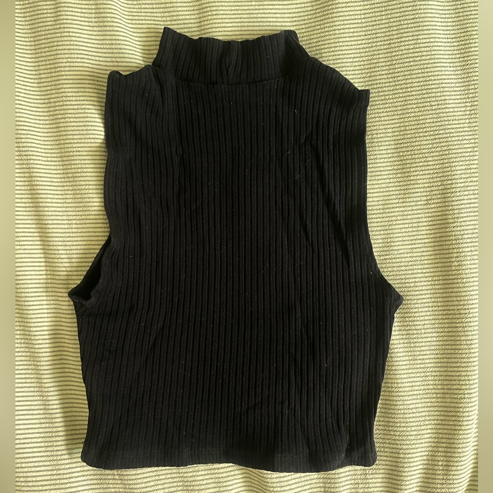 REFORMATION Mock Neck Ribbed Crop Tank - Picture 3 of 6